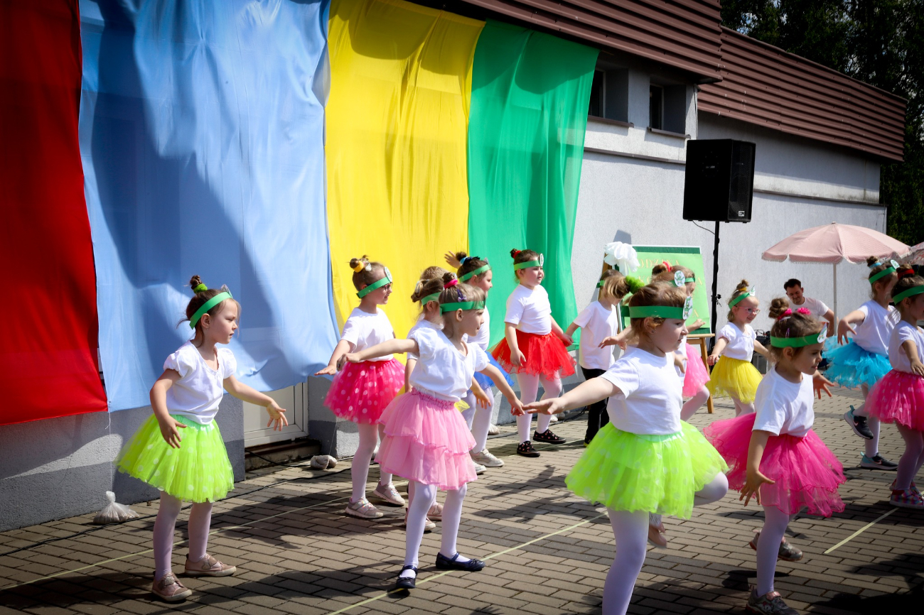 „Rodzina kolorowa, jak łąka kwiatowa” w Jarzębince