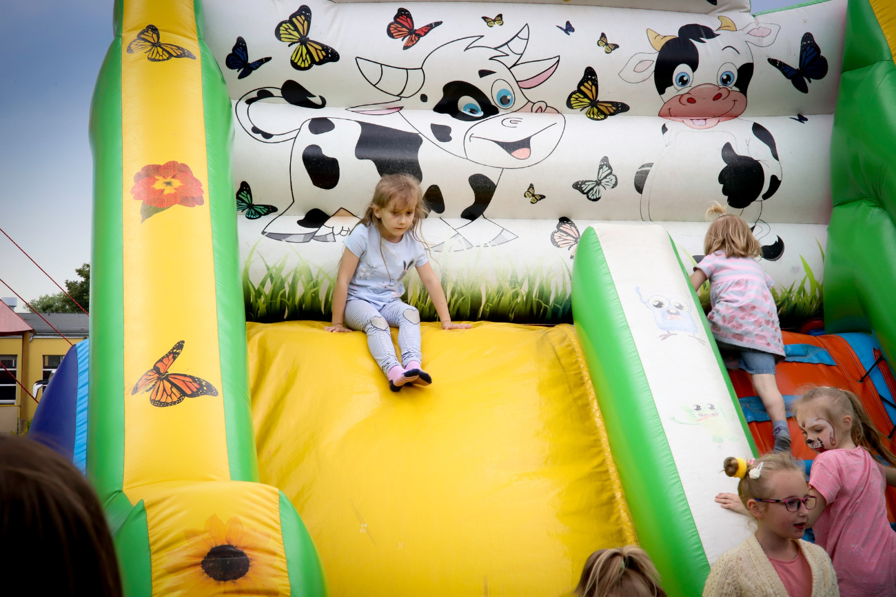 „Rodzina kolorowa, jak łąka kwiatowa” w Jarzębince