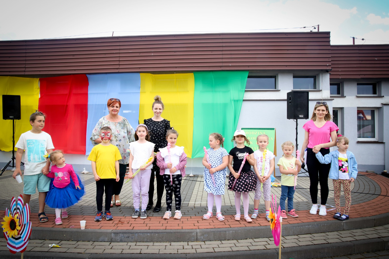 „Rodzina kolorowa, jak łąka kwiatowa” w Jarzębince