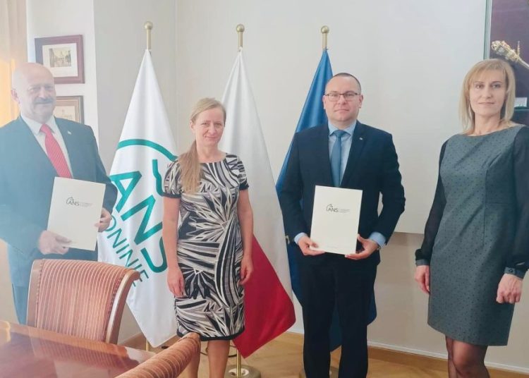 Podpisali umowę z Akademią