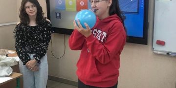 Eksperymentalna lekcja fizyki w Młodojewie