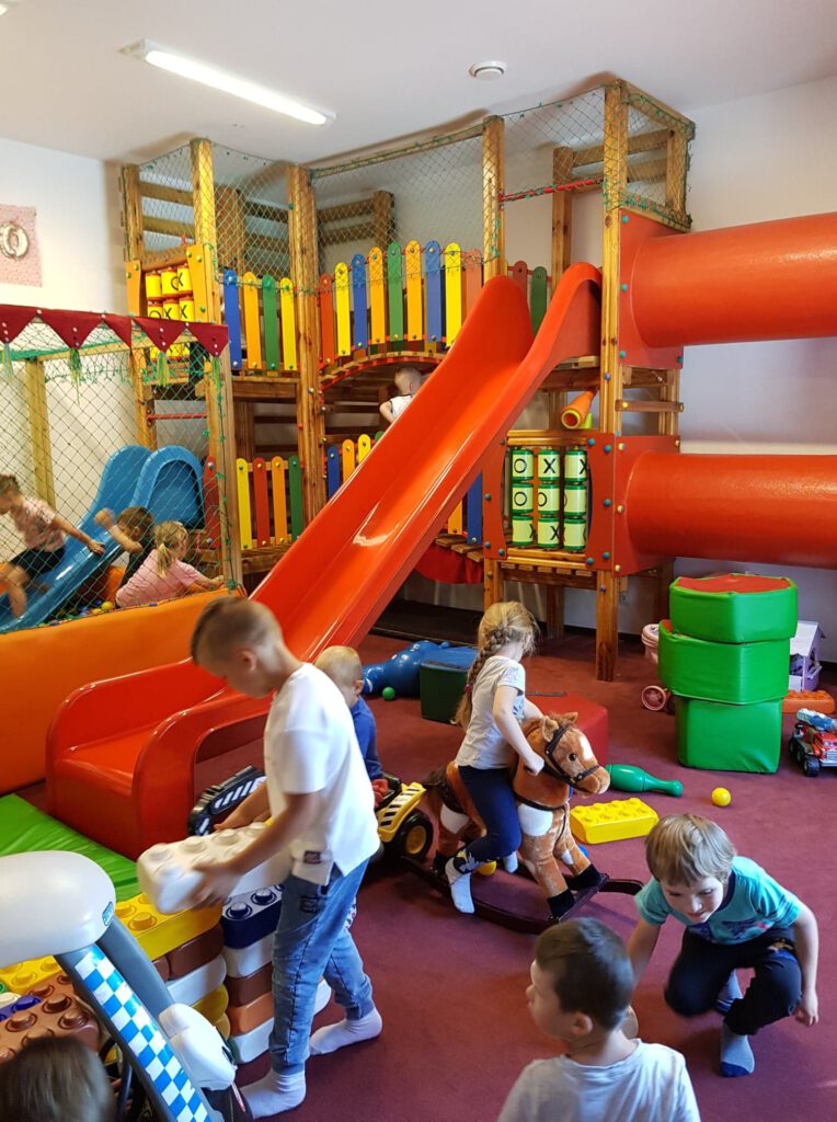 Starszaki na wycieczce w Małym Peru