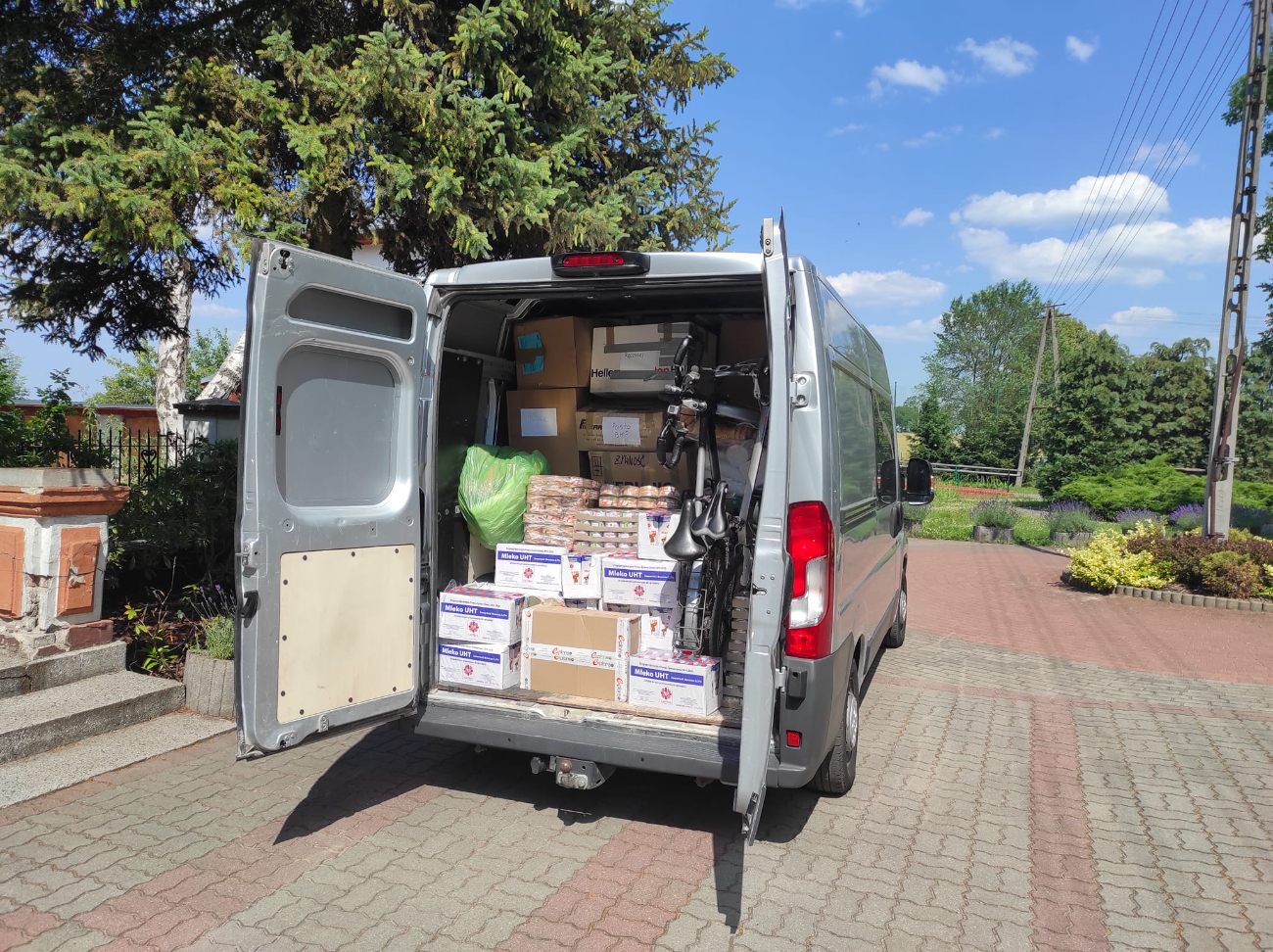 Pojechali z darami do Żytomierza. Wiozą m.in. samochód