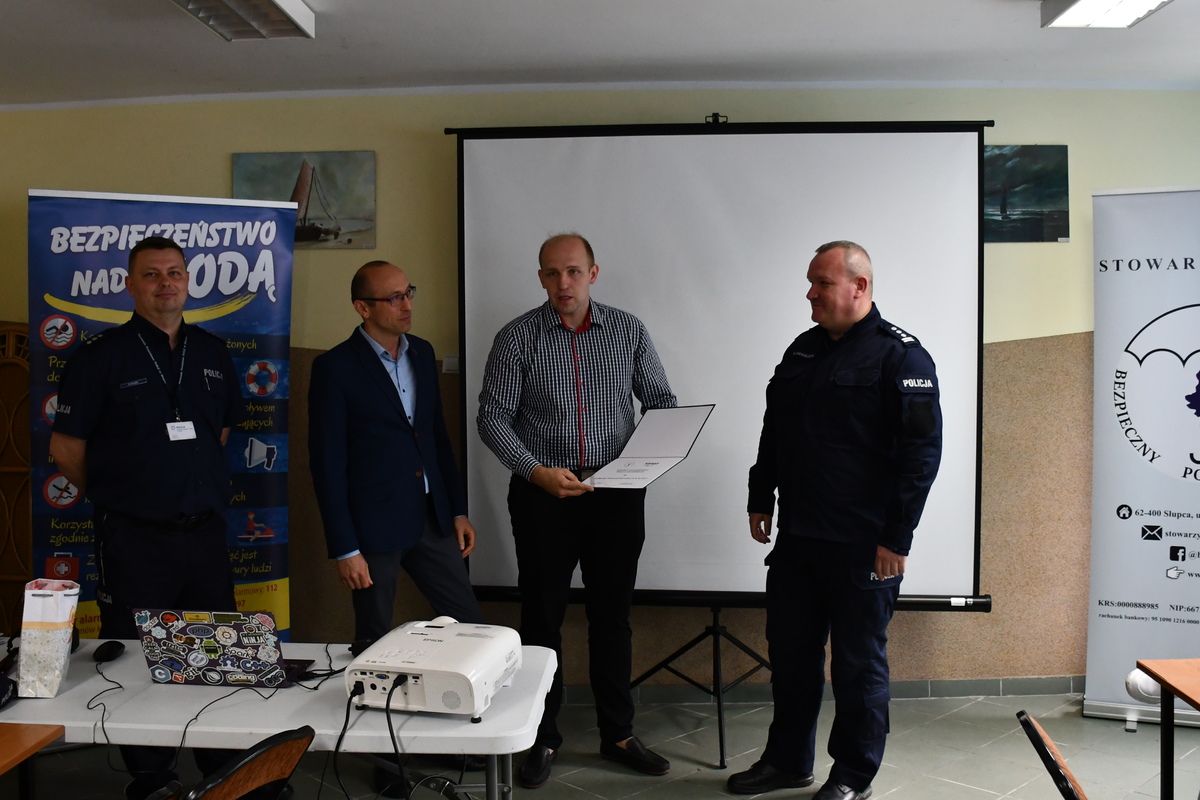 Szkolili się nad wodą