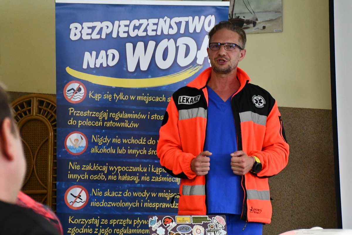 Szkolili się nad wodą