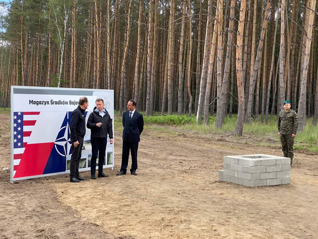 Powidz: Minister Błaszczak na inauguracji budowy magazynów