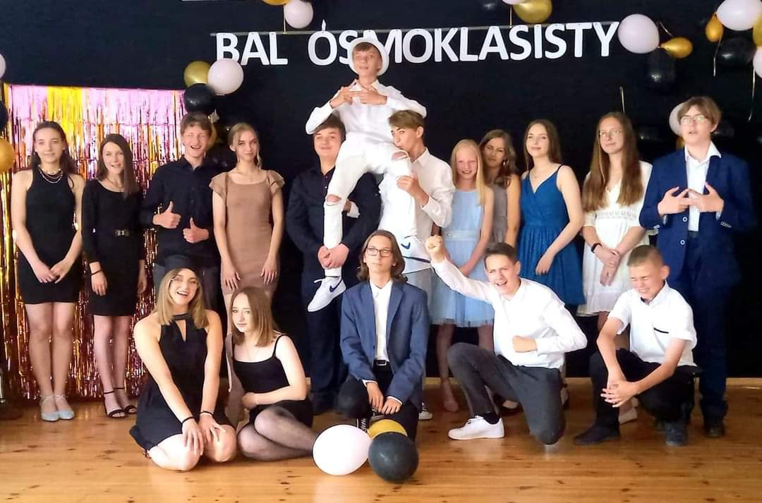 Bal ósmoklasisty w Powidzu