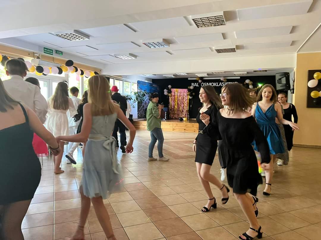 Bal ósmoklasisty w Powidzu
