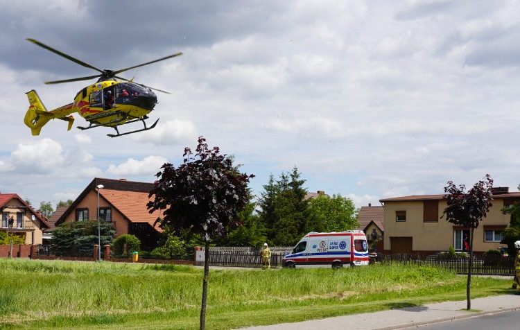 Helikopter lądował w Strzałkowie. Pomocy potrzebowało dziecko