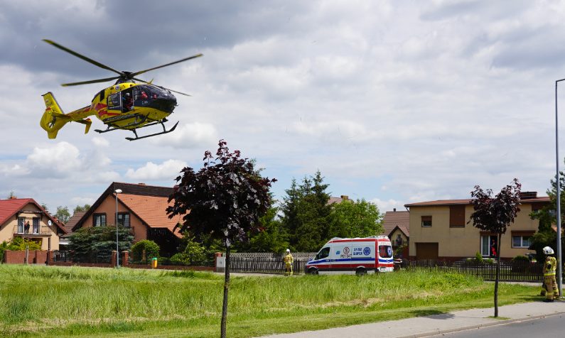 Helikopter lądował w Strzałkowie. Pomocy potrzebowało dziecko