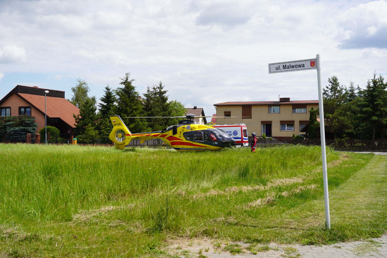 Helikopter lądował w Strzałkowie. Pomocy potrzebowało dziecko