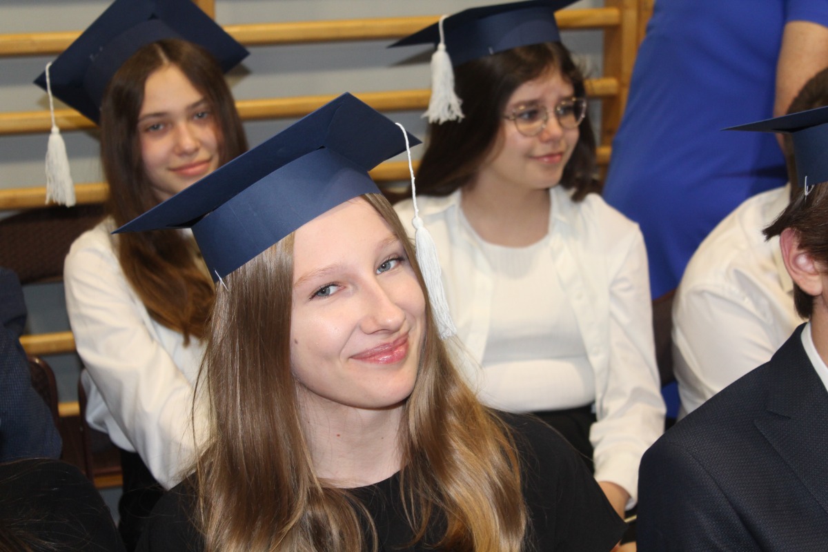 Pożegnanie absolwentów w Jedynce ZDJĘCIA