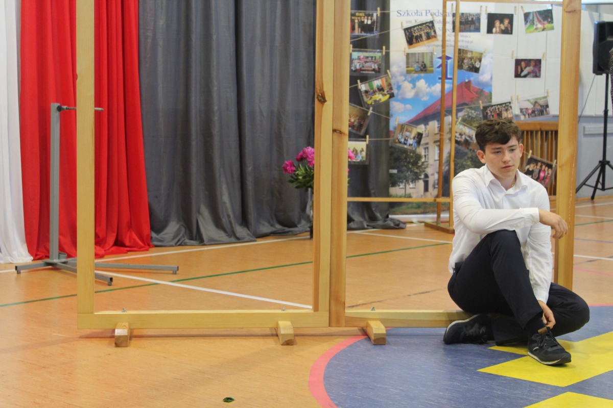 Pożegnanie absolwentów w Jedynce ZDJĘCIA