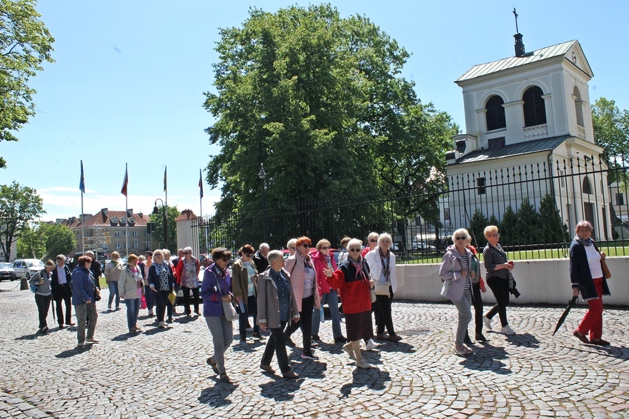 Słuchacze słupeckiego uniwersytetu w Łowiczu