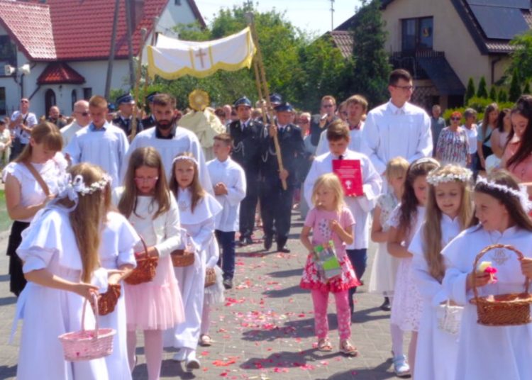 Boże Ciało w Giewartowie ZDJĘCIA