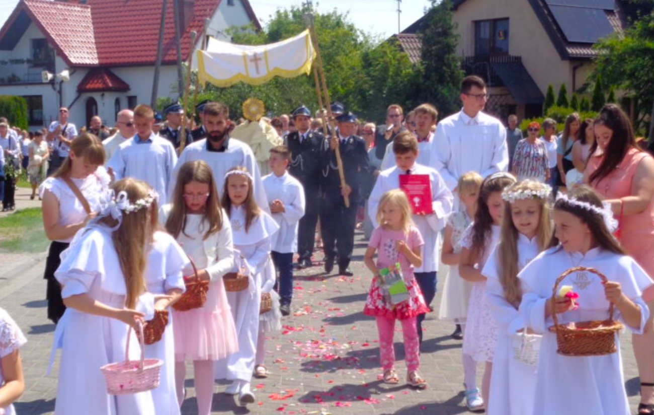 Boże Ciało w Giewartowie ZDJĘCIA