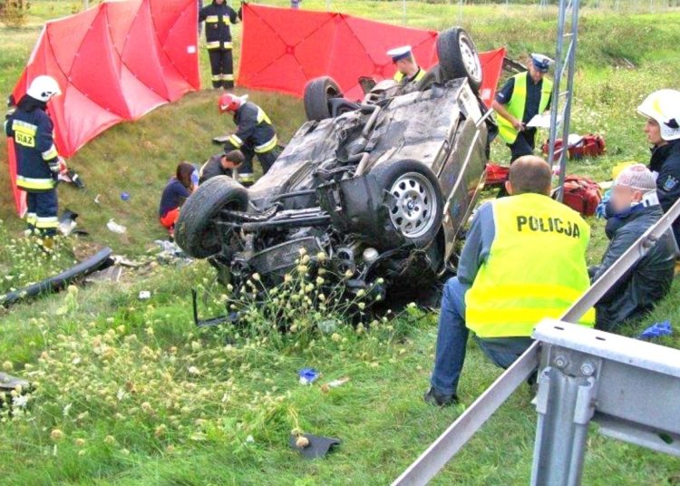 Podwójna śmierć. Po 8 latach usłyszał zarzuty