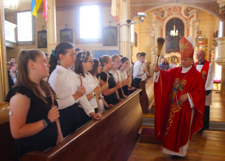 Bierzmowanie w Kowalewie ZDJĘCIA
