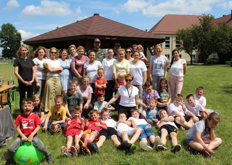Piknik klasy III w szkole w Cieninie Kościelnym