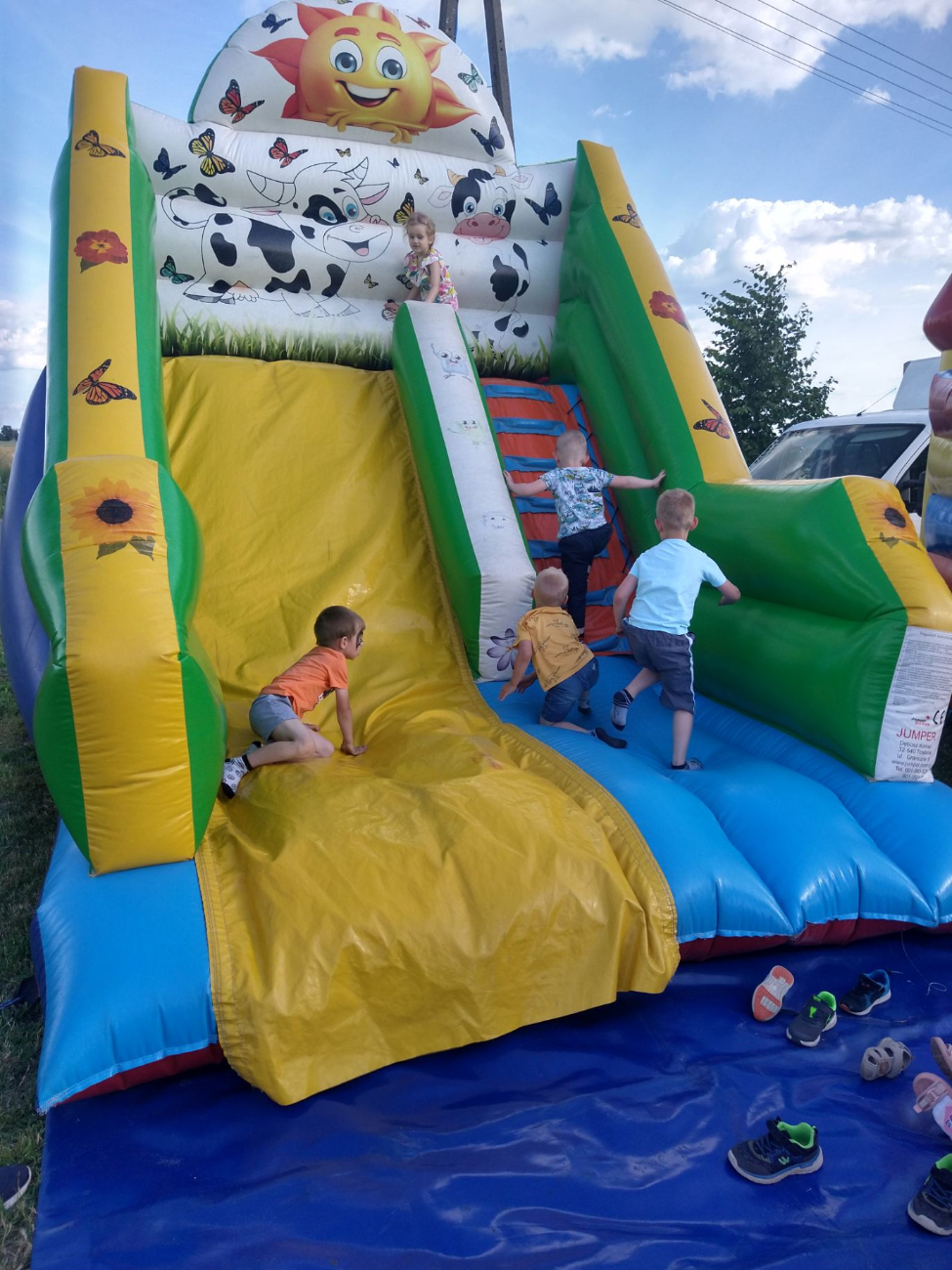 W Dziedzicach bawiły się  trzy pokolenia mieszkańców