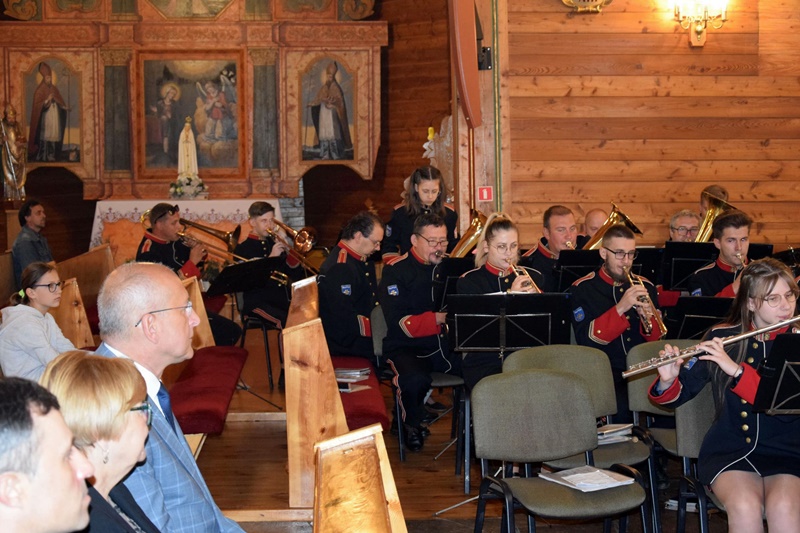Zagrali w Ostrowie Kościelnym