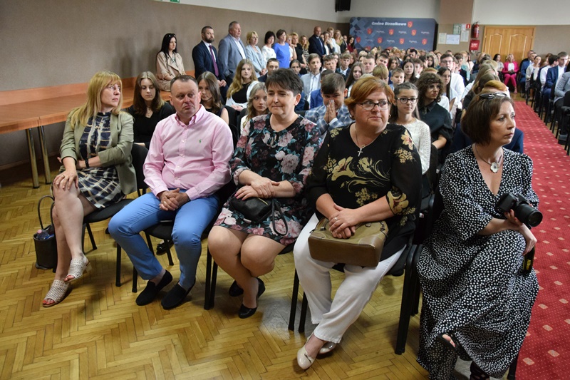 Strzałkowo: Klasy ósme zakończyły rok szkolny