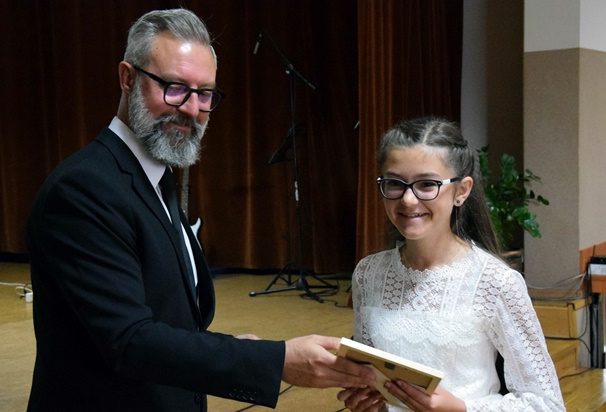 Strzałkowo: Klasy ósme zakończyły rok szkolny