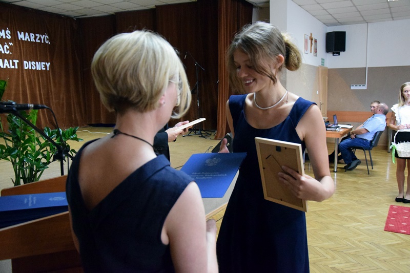 Strzałkowo: Klasy ósme zakończyły rok szkolny