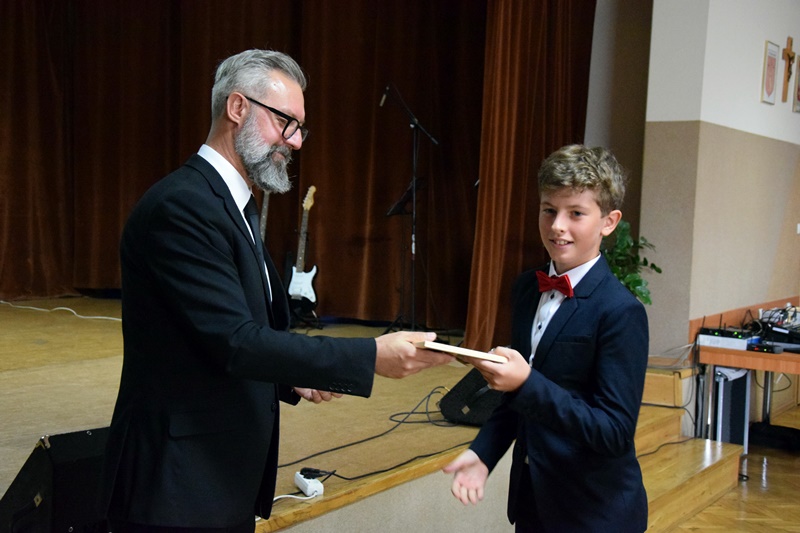 Strzałkowo: Klasy ósme zakończyły rok szkolny