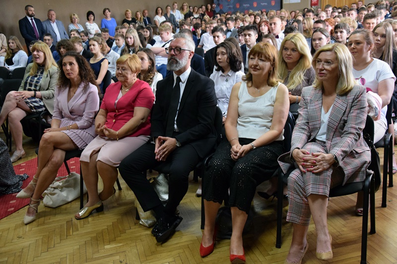 Strzałkowo: Klasy ósme zakończyły rok szkolny