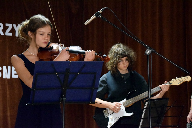 Strzałkowo: Klasy ósme zakończyły rok szkolny