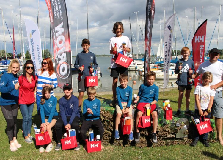 Żeglowali na Dzikiej Plaży