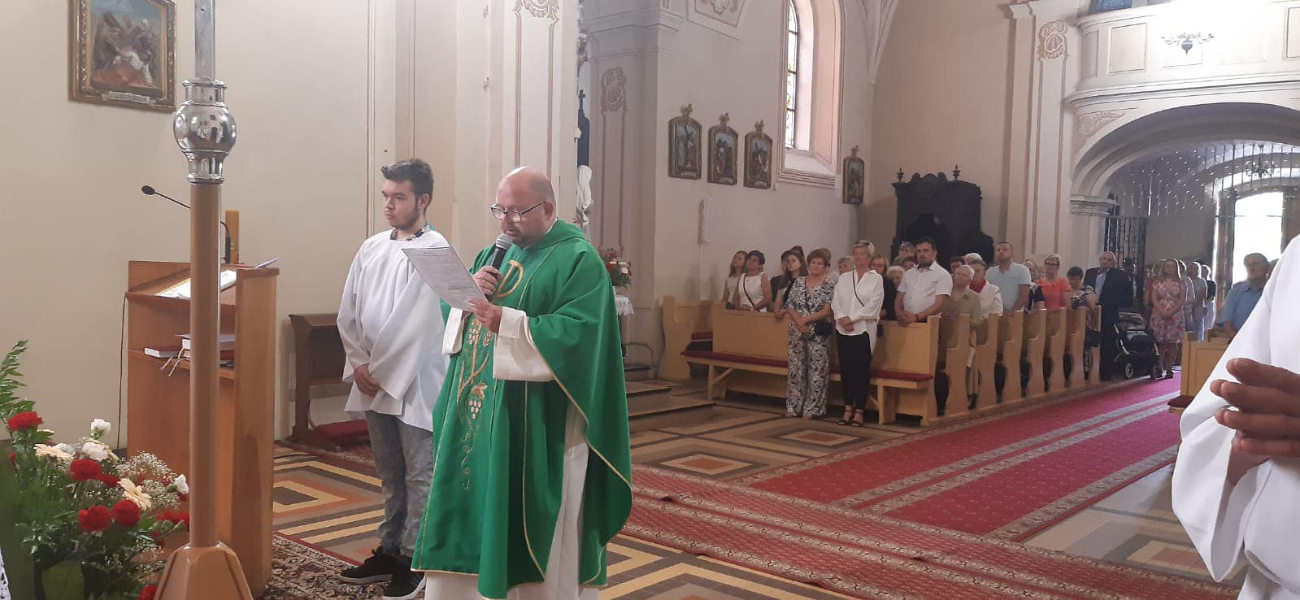 Księża święcili samochody. Zobacz zdjęcia z Ciążenia