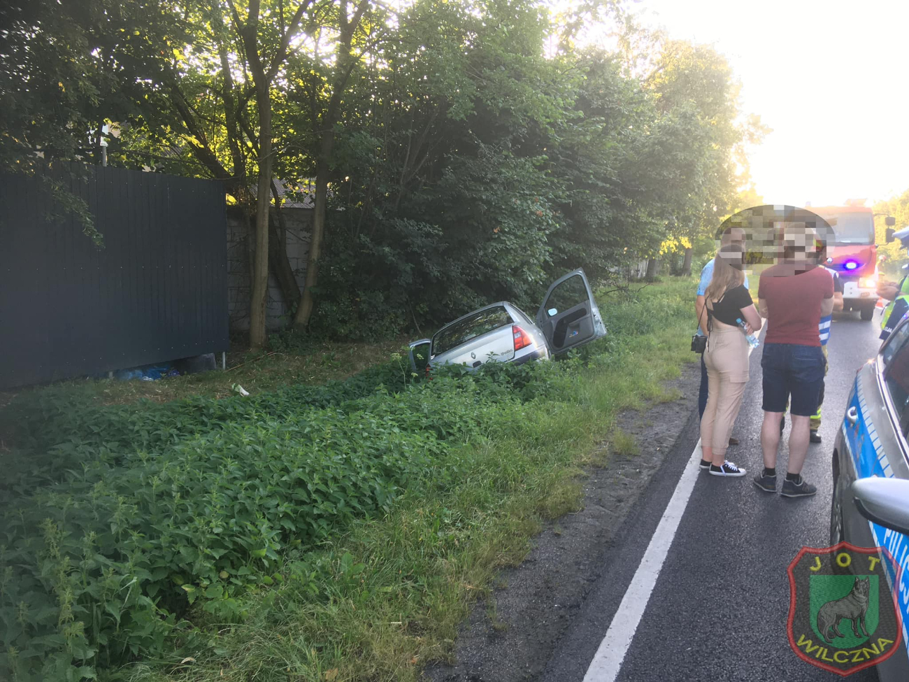 Groźnie na K92. Auto w rowie ZDJĘCIA