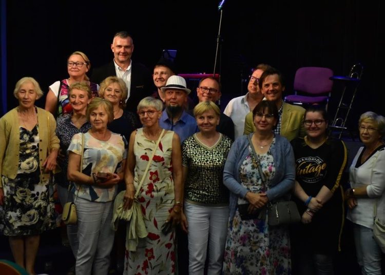 Lądkowscy seniorzy na koncercie