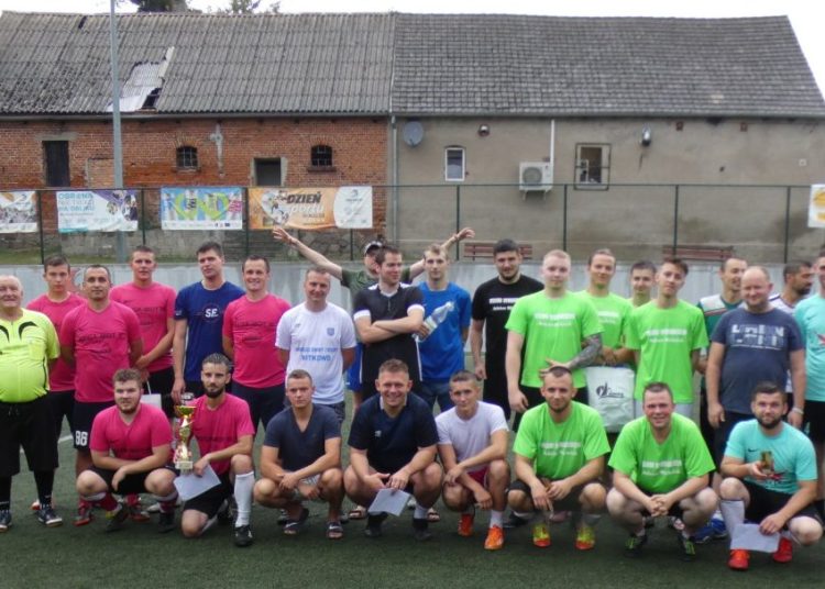 Elektrokyniuk z pucharem Libero