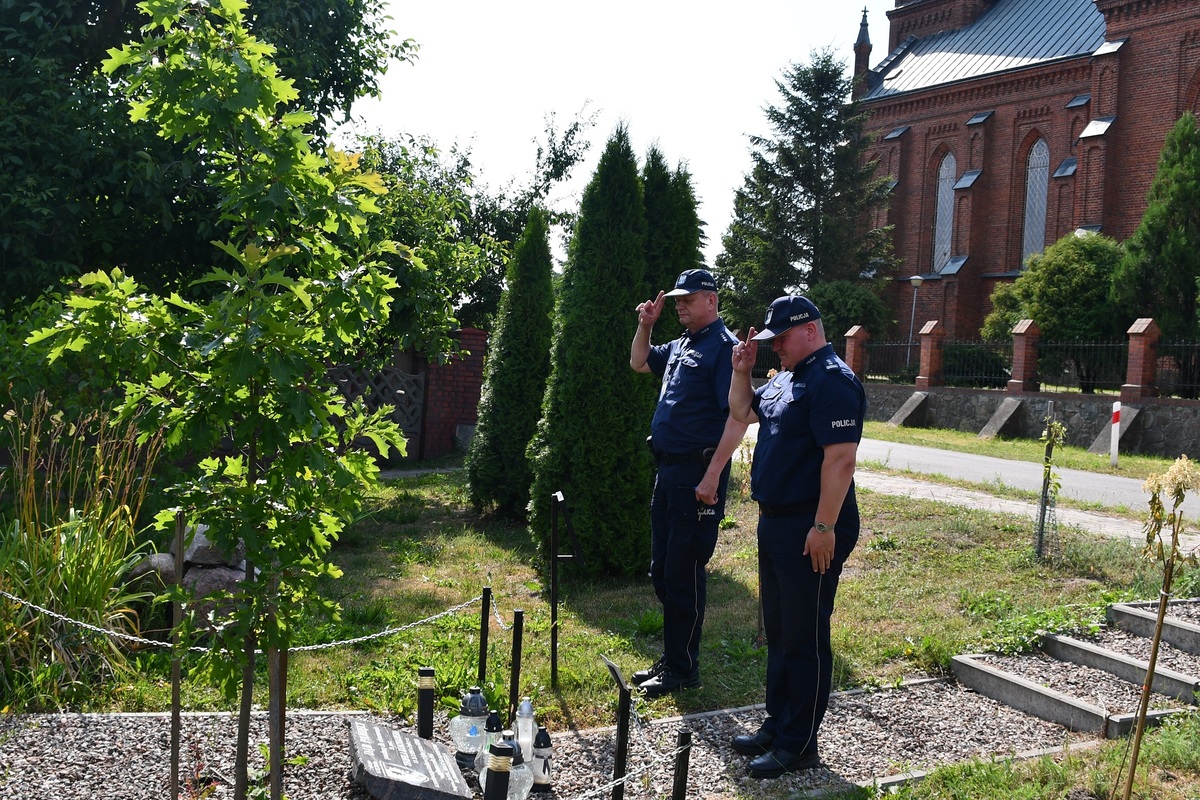 Pamiętają o poległych i zmarłych policjantach