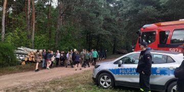 Mundurowi sprawdzali obozowiska