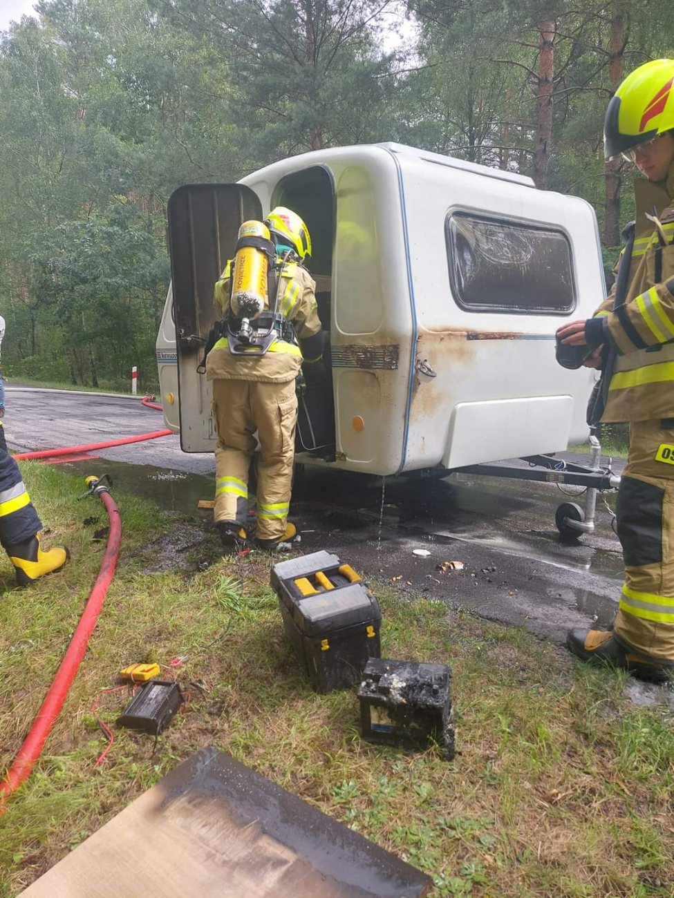 Paliła się przyczepa kempingowa