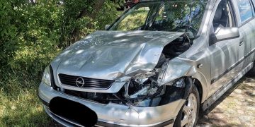 Kolizja dwóch samochodów na krajówce