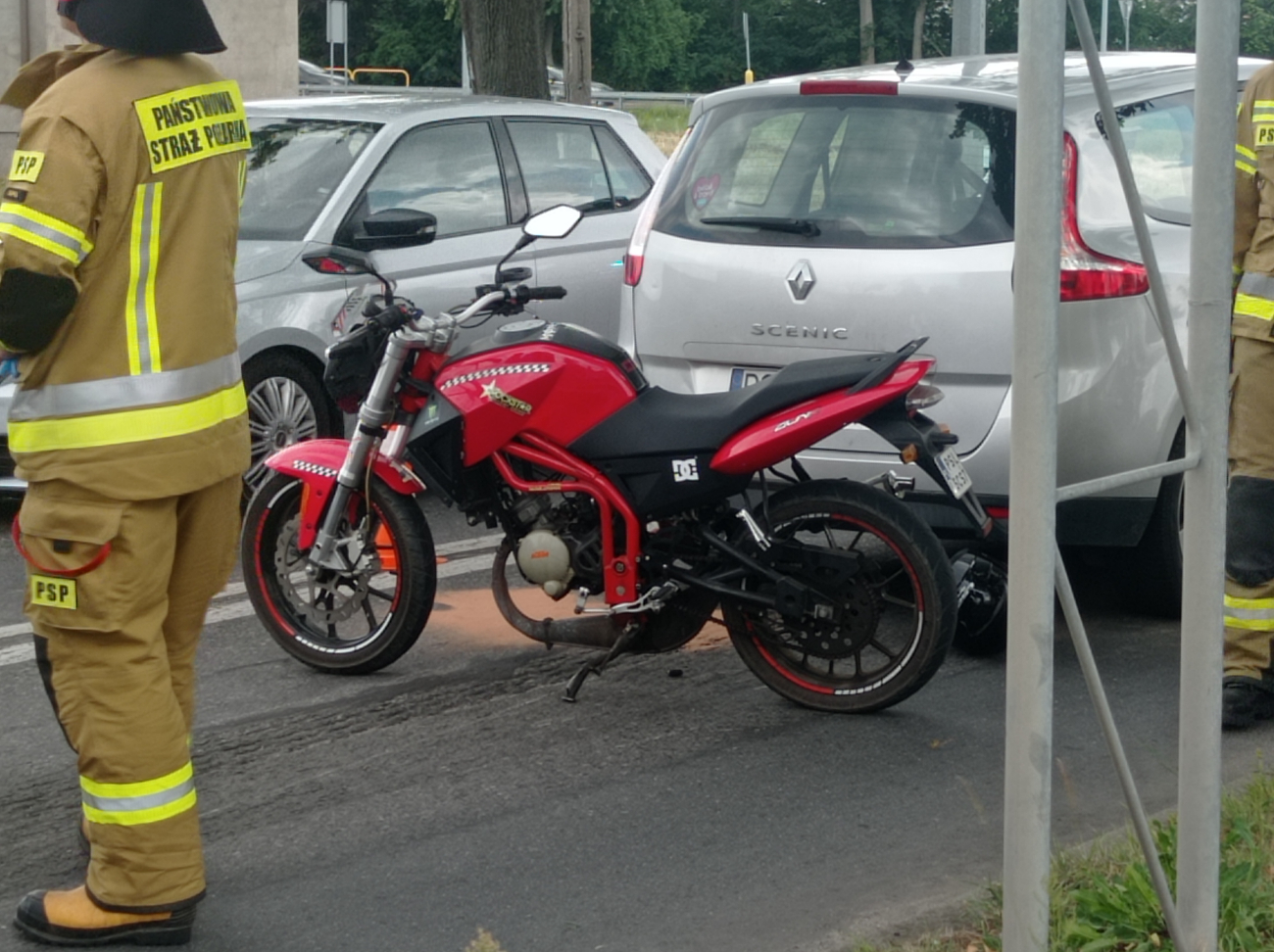 Wypadek za rondem na Kleczewskiej