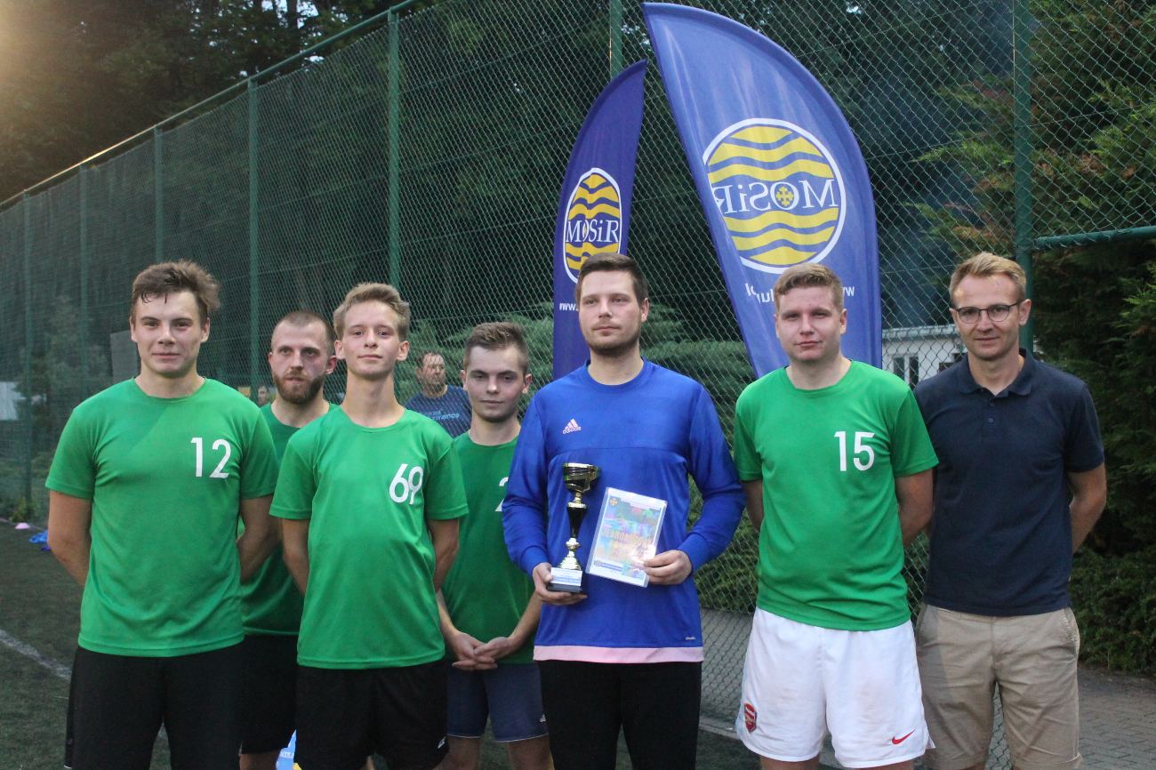 Meble uzupełniły podium