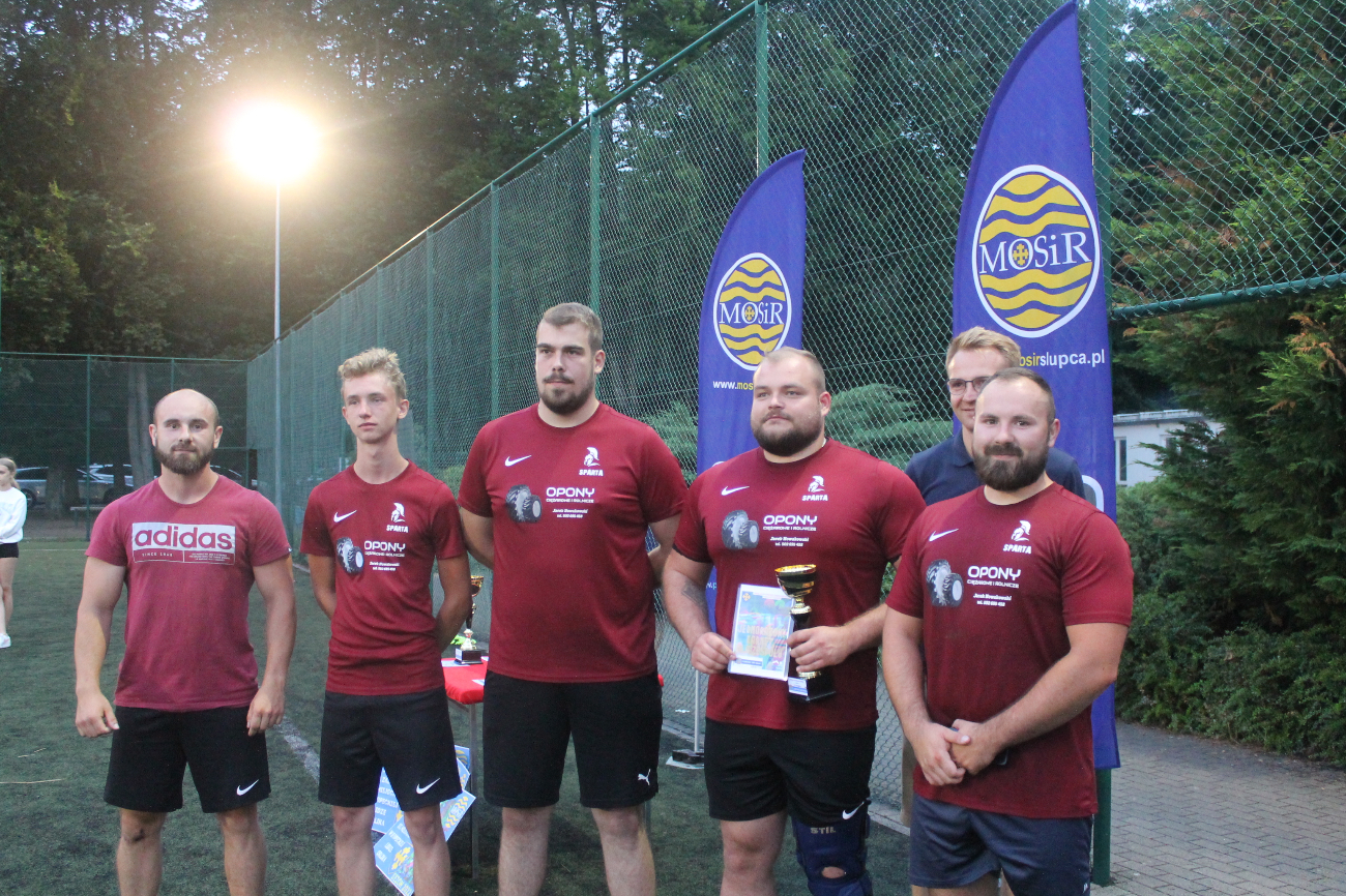 Meble uzupełniły podium