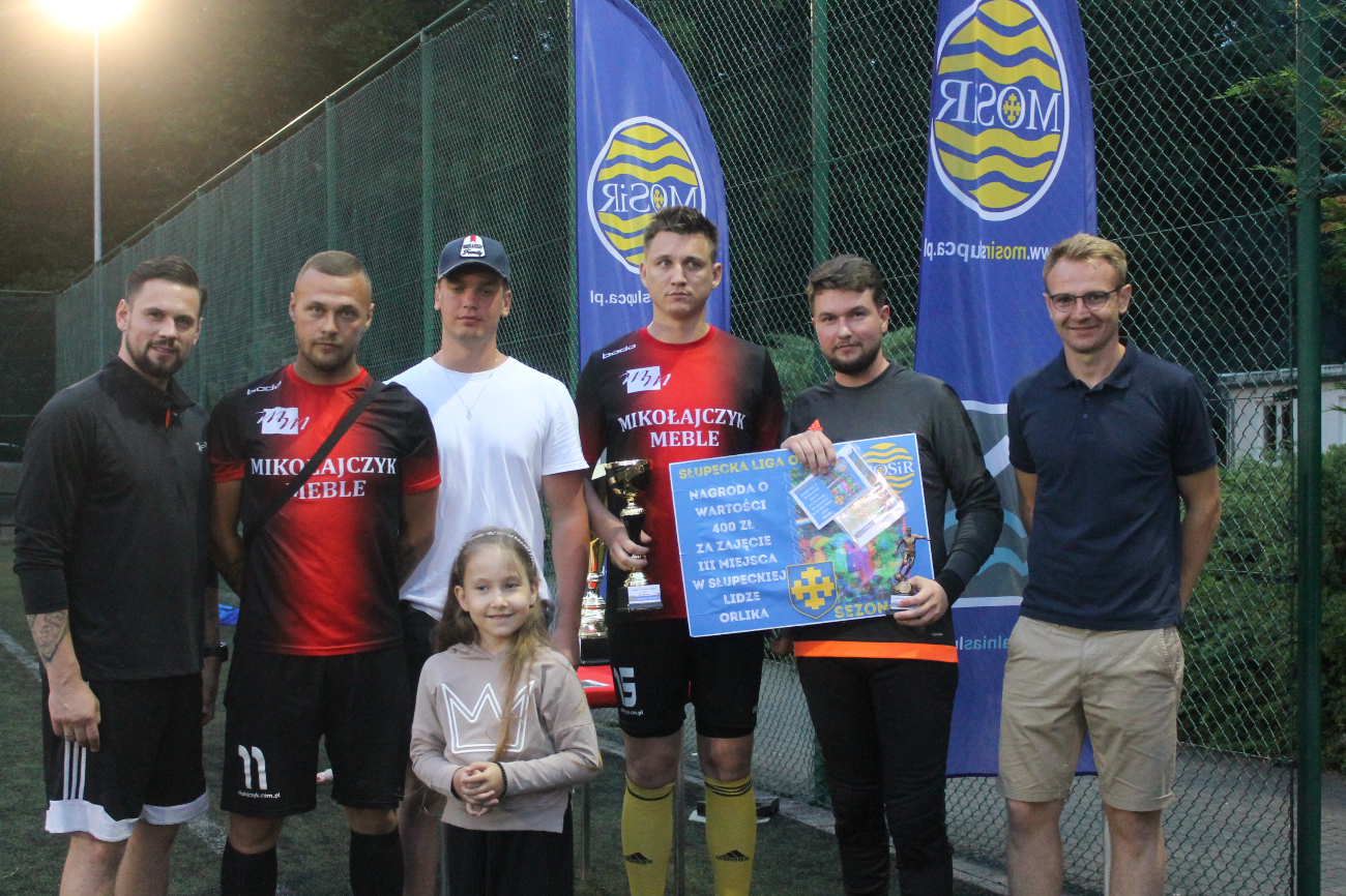 Meble uzupełniły podium