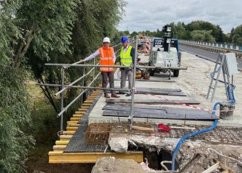 Co teraz dzieje się na moście w Lądzie?