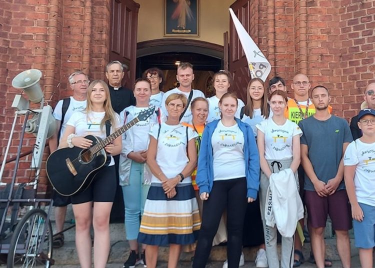 Z Powidza na Jasną Górę. Pielgrzymka już w drodze