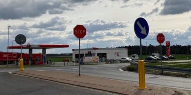 Groźnie w Wólce. Droga była całkowicie zablokowana