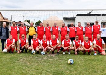 Niezwykły mecz w Ostrowitem. Spotkali się po kilkunastu latach
