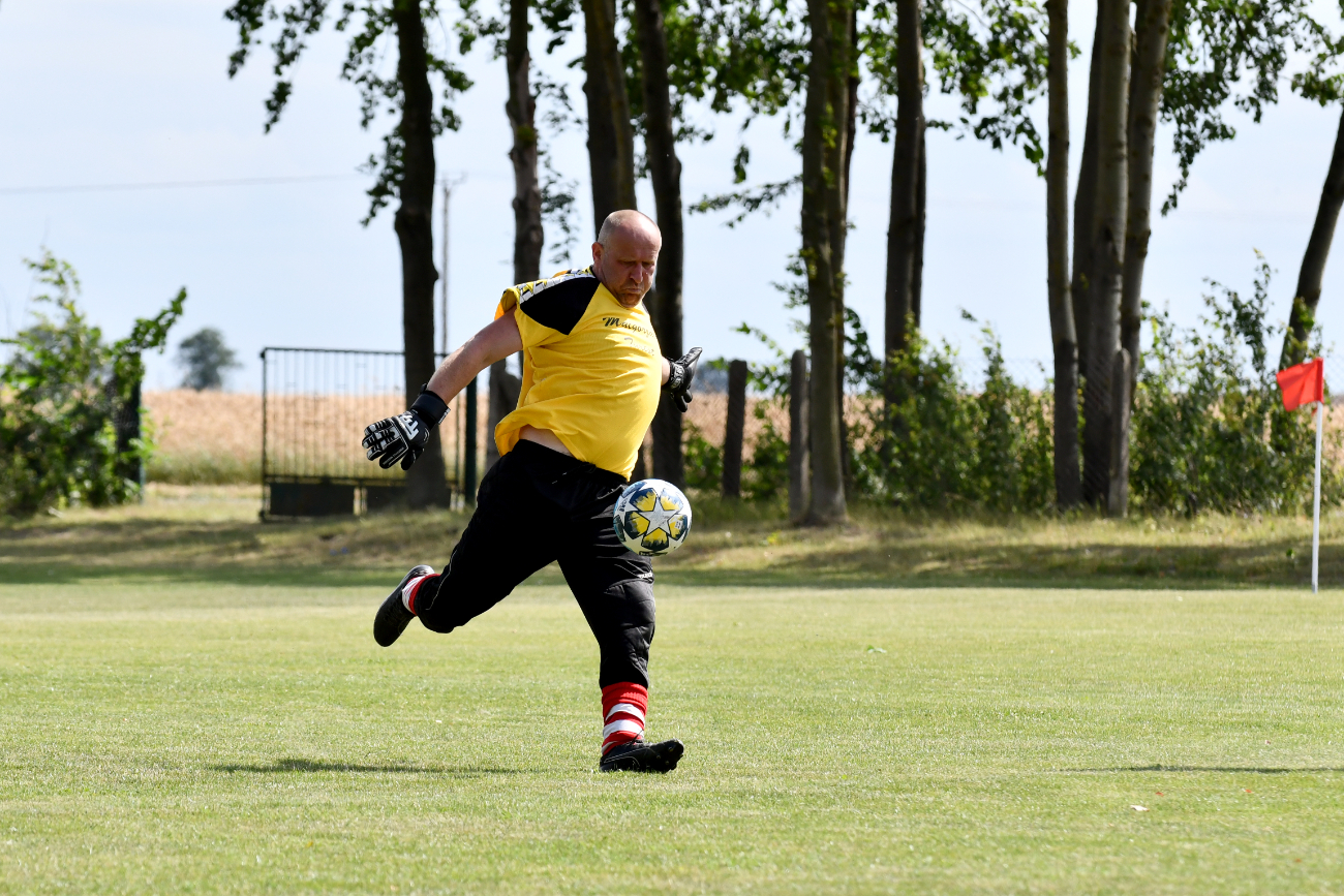 Niezwykły mecz w Ostrowitem. Spotkali się po kilkunastu latach