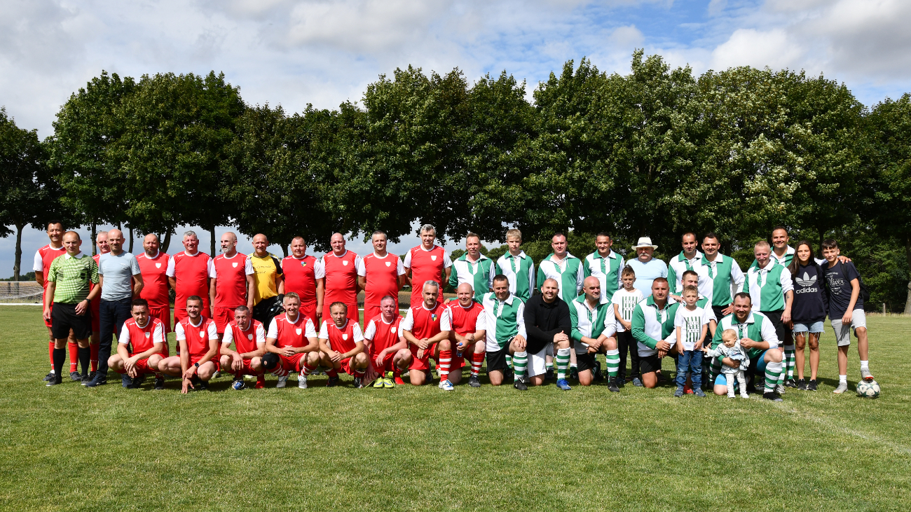 Niezwykły mecz w Ostrowitem. Spotkali się po kilkunastu latach